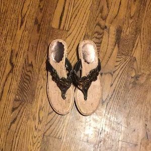 Girl’s heeled flip flop